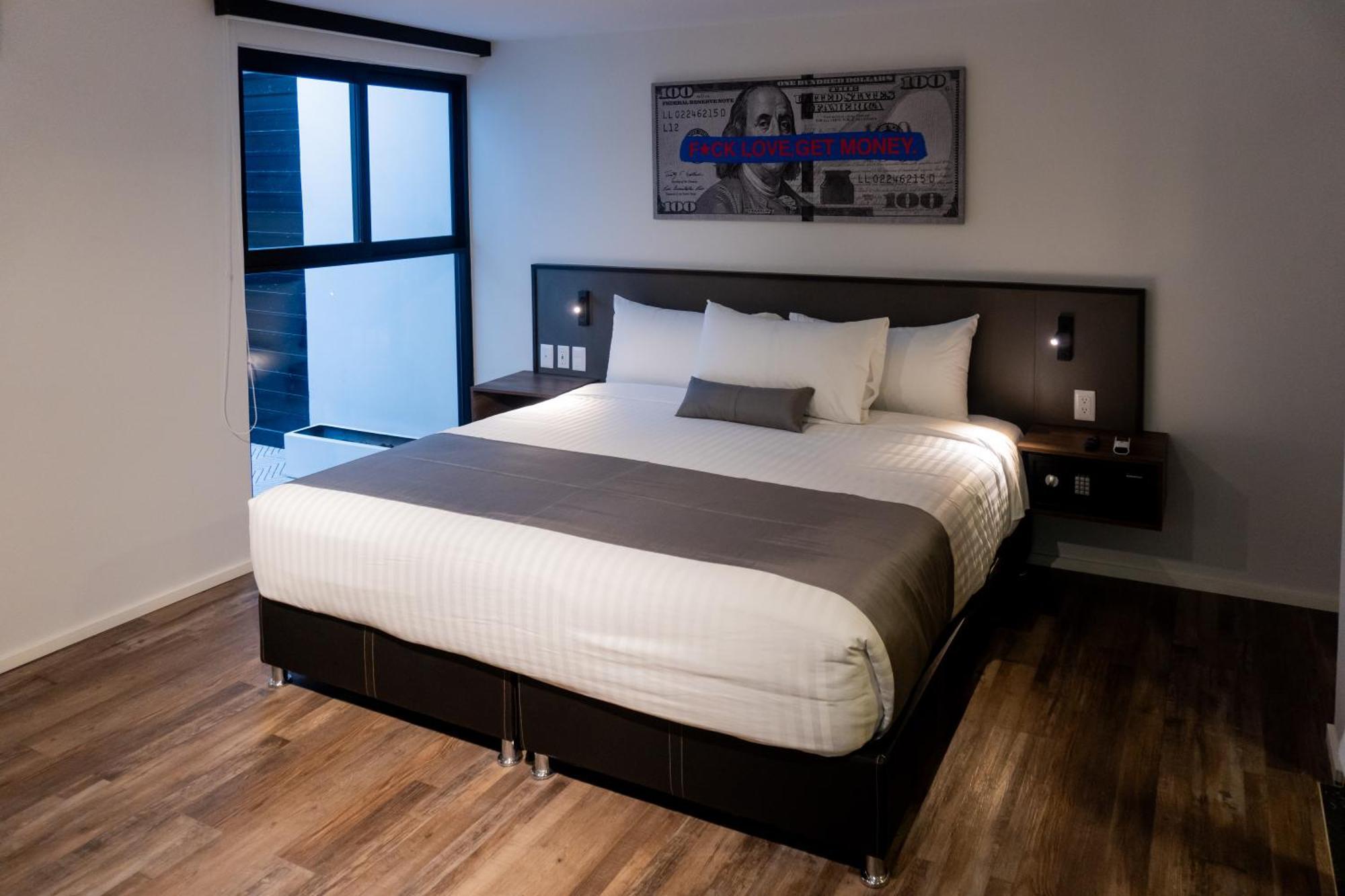 Alt Urbana Hotel Leon Room photo