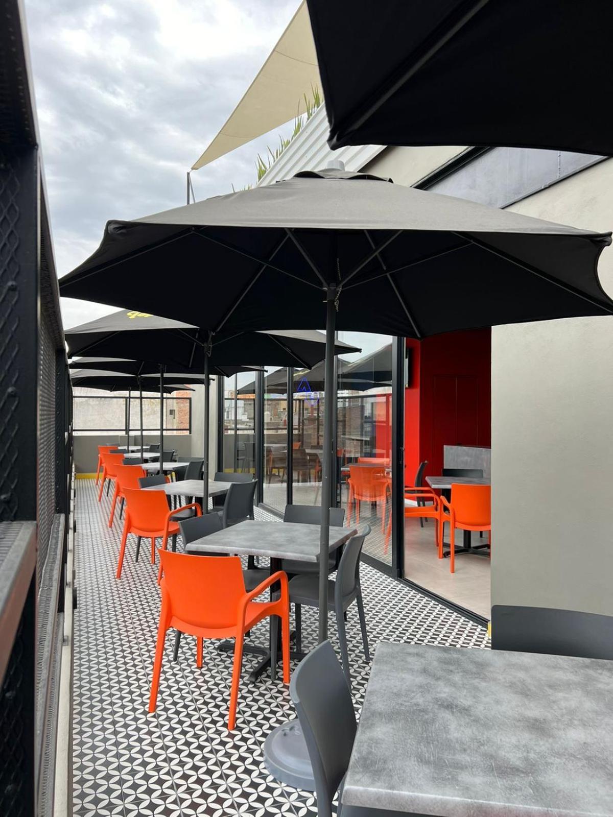 Alt Urbana Hotel Leon Exterior photo